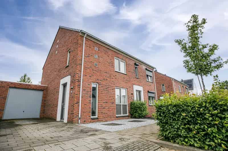 Huis Te Koop , 98, Schoolpad, Roermond, Limburg