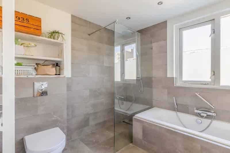 Huis te koop Rotterdam Oosterflank: Ruime 2-kapwoning met uitbouw