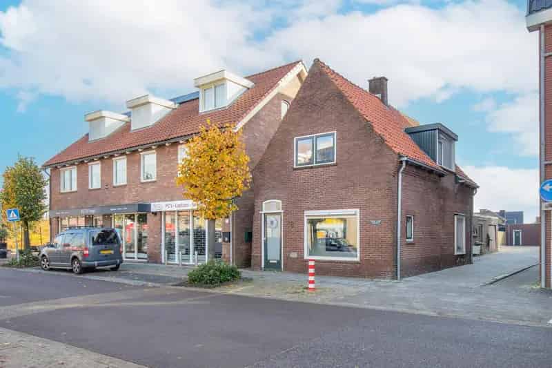 Ruime Vrijstaande Woning met Werkruimte in Scherpenzeel