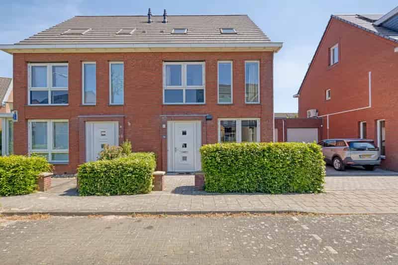 5 Slaapkamers 2-onder-1-kapwoning Elst Ruime Tuin Garage