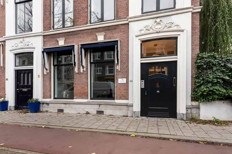 Kantoorpand Laan Copes van Cattenburch 88 Den Haag te Koop