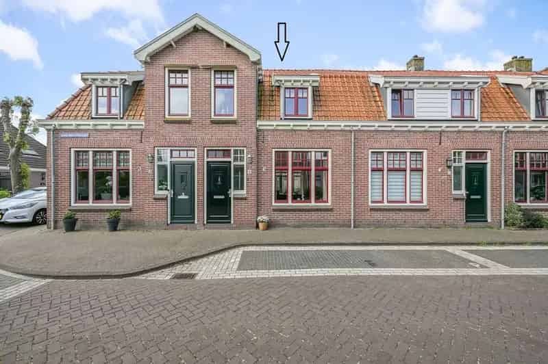 3 Slaapkamer Tussenwoning Uitgeest Nabij NS Station