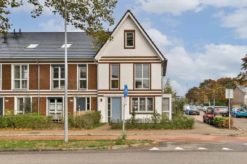 Gasloze Hoekwoning 137m2 Tuin 114m2  4 slaapkamers A+++ Label