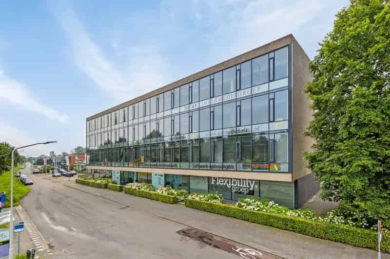 Kantoorruimte te huur Breda Ettensebaan 492m²