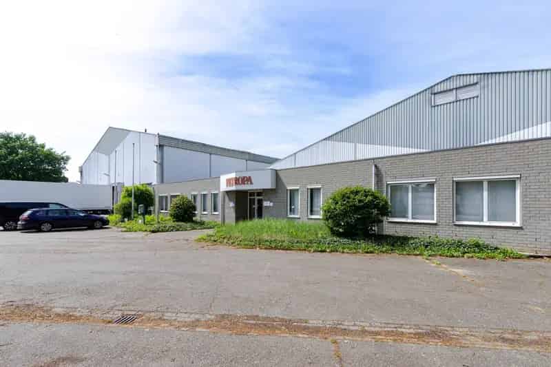 Bedrijfshal Maastricht Beatrixhaven 8000m2 te koop