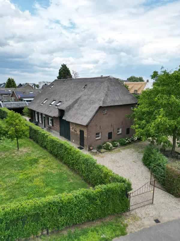 Rietgedekte Woonboerderij Oss 7 slaapkamers Grote Tuin
