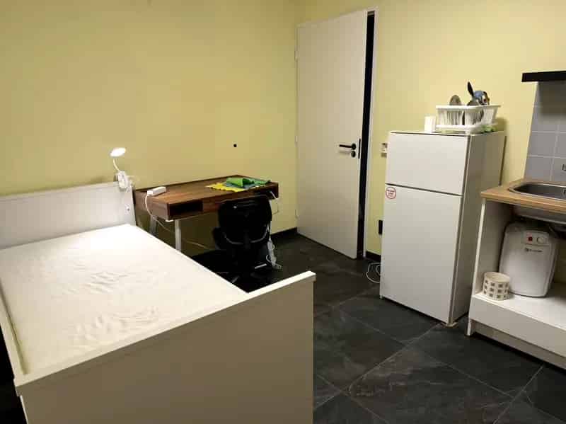 Moderne Gemeubileerde Studio Nabij Universitei