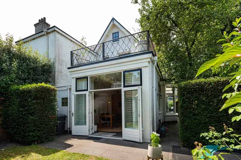 Gerenoveerde Villa te Baarn: Karakteristiek Gezinshuis Nabij Dorp en Park