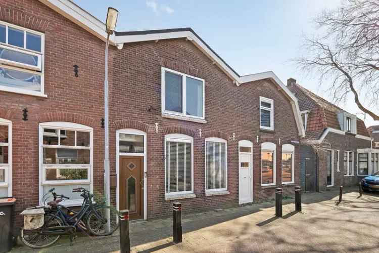 Tussenwoning Zaandam 2 slaapkamers Tuin Nabij Station
