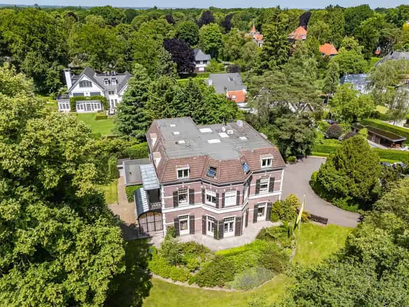 Kantoorvilla te koop Baarn 866m² Wilhelminapark
