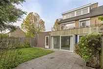 33m2 Bedrijfsruimte Eindhoven - Royale Hoekwoning met Kantoor