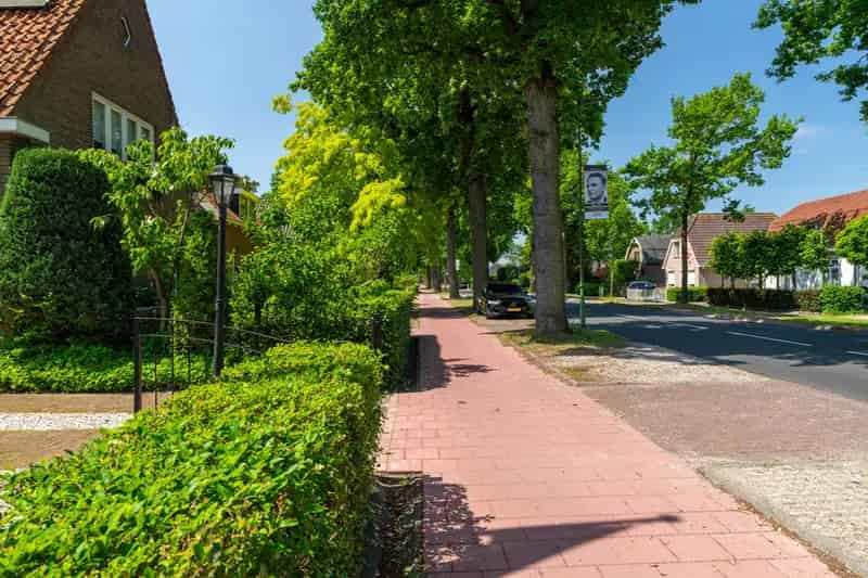 Karakteristieke woning met 4 slaapkamers en dubbele garage te Sleeuwijk