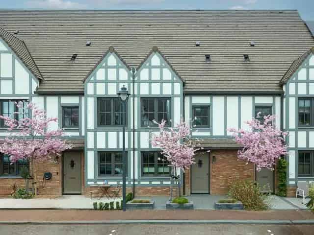 Te Koop: Stijlvolle Tussenwoning Tudorpark Hoofddorp