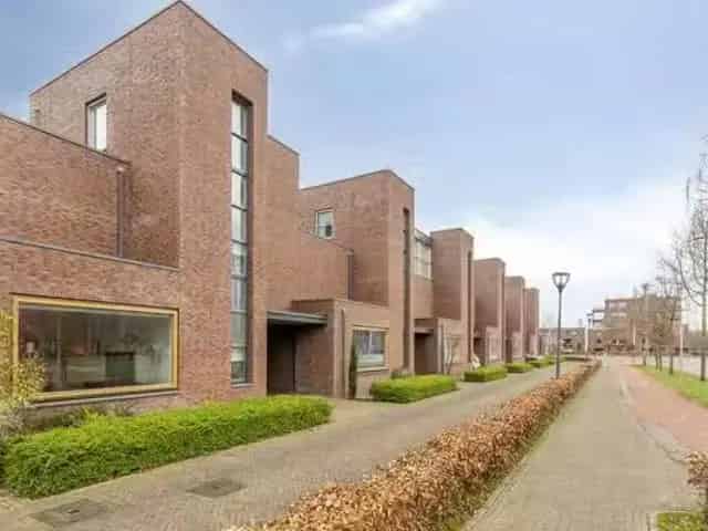 Huis te koop Eindhoven 9 kamers 241m2