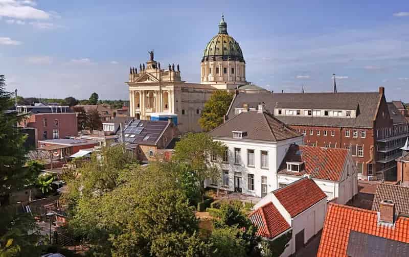 Huis te koop: Markt 84 4731 HR Oudenbosch | Funda