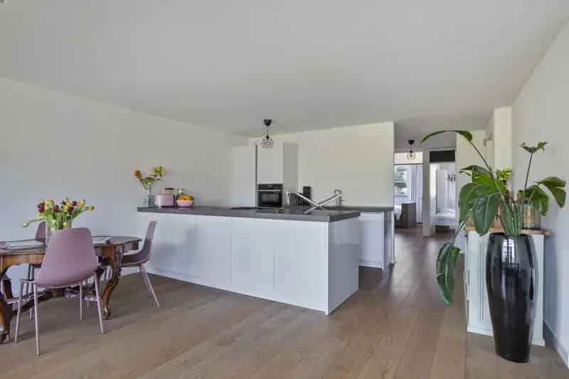 Ruim appartement Rotterdam 2 slaapkamers balkon berging