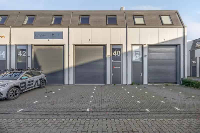 Bedrijfshal te huur Waddinxveen 180m2 A++ 24 Zonnepanelen