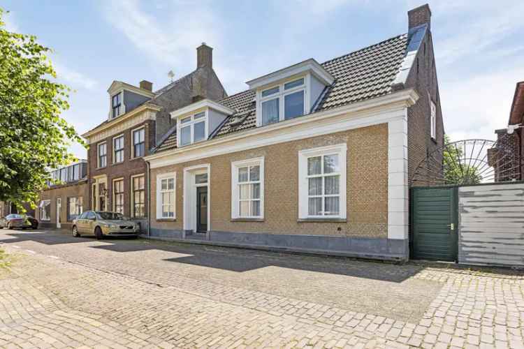 Herenhuis Lage Zwaluwe 290m2 5 kamers Tuin