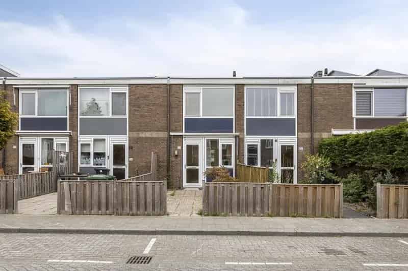 Tussenwoning Hoogvliet 71m² 3 Kamers Kunststof Kozijnen Energielabel B