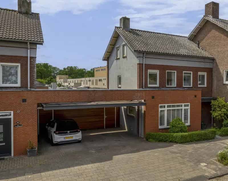 Huis te koop Waalwijk 5 slaapkamers grote tuin