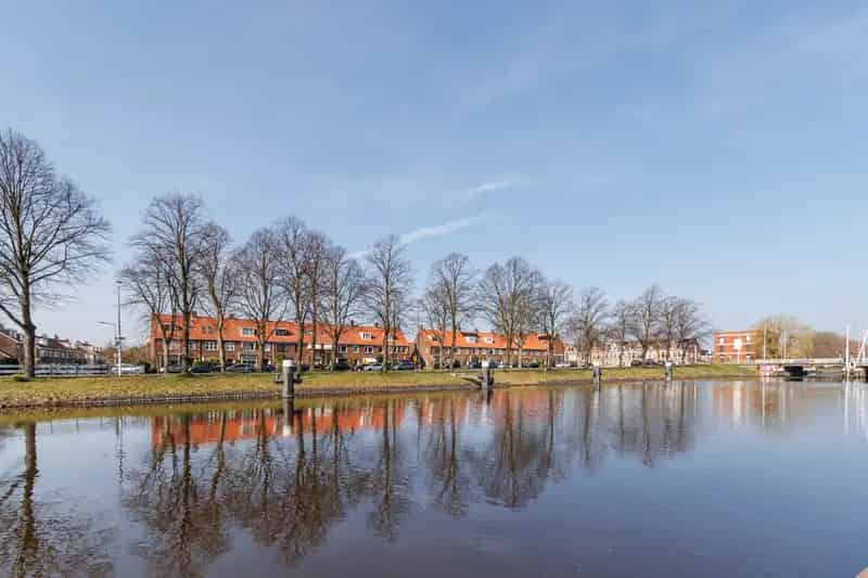 Hoekwoning Professorenwijk Leiden 4 slaapkamers grote tuin