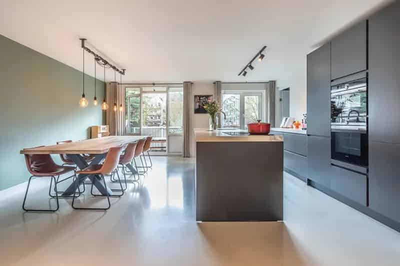 Appartement Amsterdam Spaarndammerbuurt 93m2 gerenoveerd