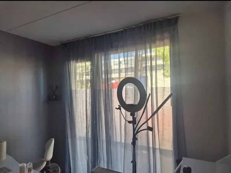 Kamer te Huur voor Vrouwen Gemeubileerd 50m2 Woonkamer