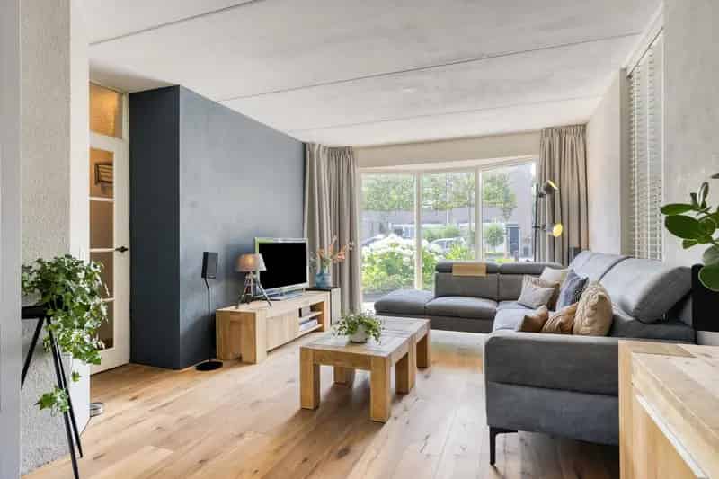 Hoekwoning Tilburg  Ruime 3 Slaapkamers Carport Energielabel A