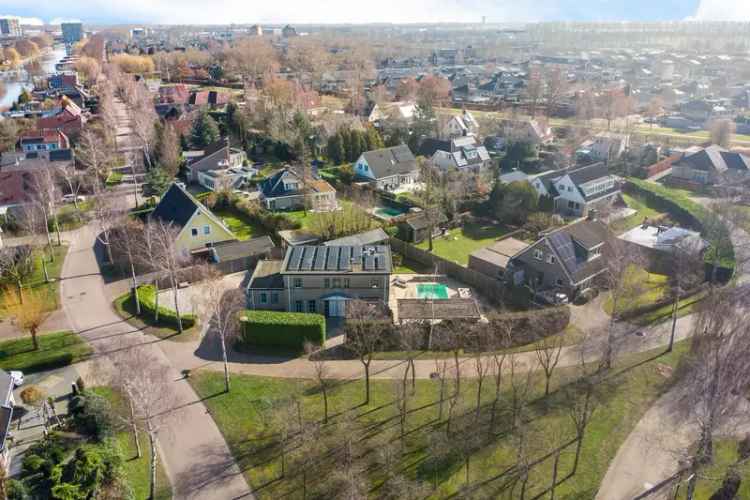 Vrijstaande woning Landstrekenwijk Lelystad 4 slaapkamers zwembad