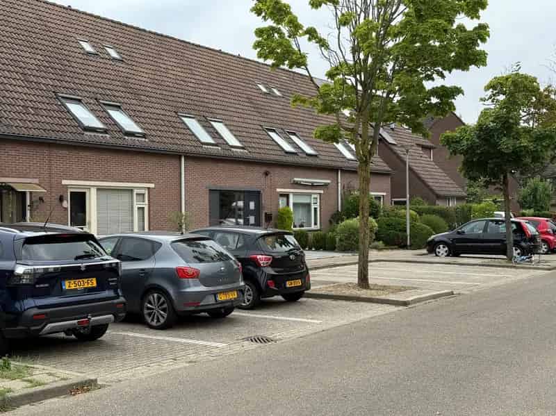 Ruime 3 Slaapkamer Eengezinswoning 148m2 Perceel Lindenholt