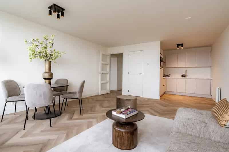 Modern 3-kamer Appartement Amstelveen  74m2 Balkon Eigen Grond