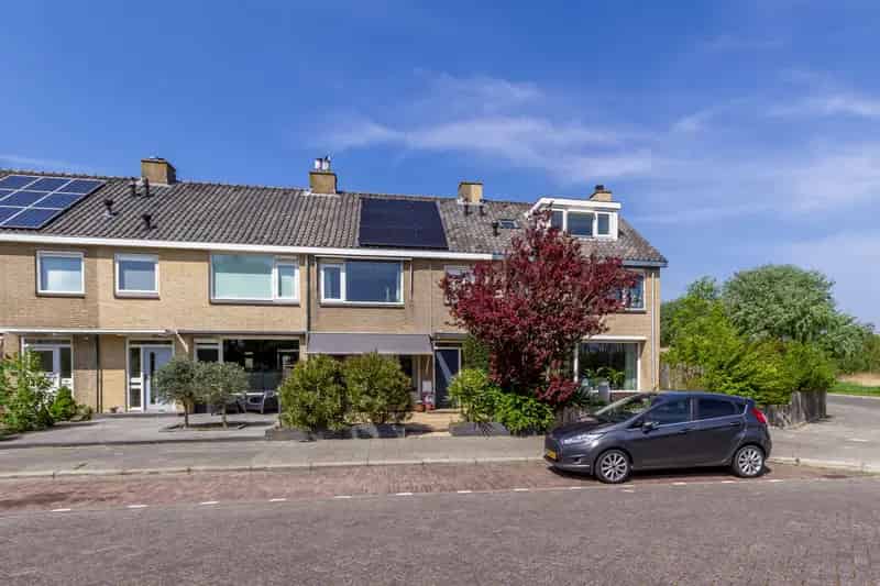 Te Koop: Ruime Tussenwoning Den Helder 4 slaapkamers