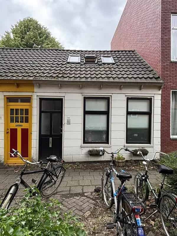 Studio te huur per 1 augustus 12m2 inclusief GWE