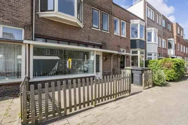 Riante gezinswoning 6 slaapkamers 6 badkamers Indische Buurt Haarlem