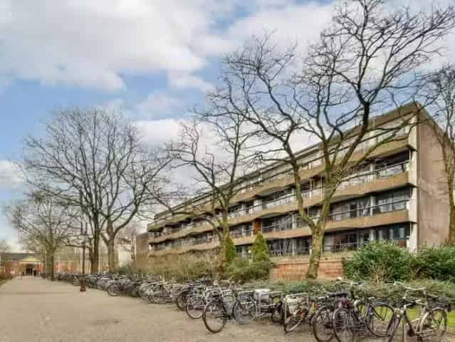 Amsterdam Kattenburg: Lichtrijk 4-kamer appartement 85m2 met balkon