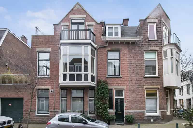 Licht 3 Slaapkamer Appartement met Sauna Den Haag Centrum