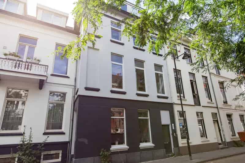 Appartement Arnhem Emmastraat - Ruim Dakterras - Moderne Keuken