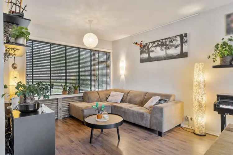 Gezinswoning Roosendaal 3 slaapkamers grote tuin 8 zonnepanelen