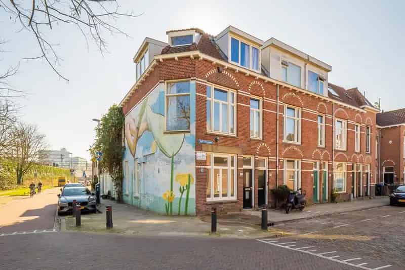 Gerenoveerd 3-kamer appartement Utrecht 72.5m² met patio
