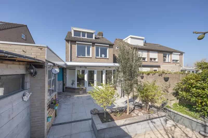 Huis te koop Etten Leur 4 slaapkamers moderne badkamer tuin