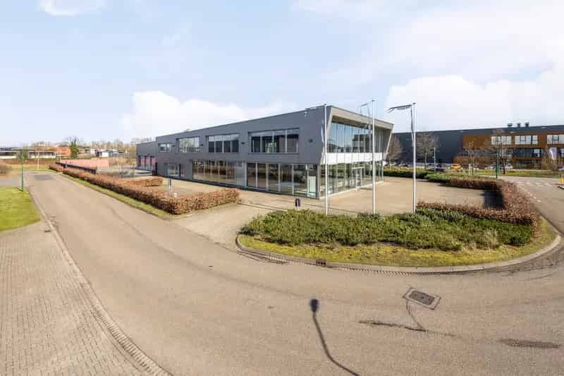 Bedrijfshal te koop Rijen 1210m² showroom werkplaats