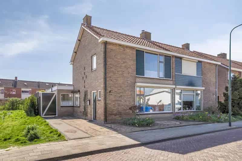 Ruime 4 Slaapkamers Tweekapper Sint Annaland Grote Garage Royale Tuin