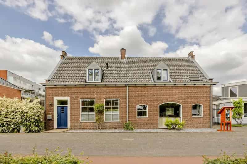 Huis te koop Breda: karakteristieke langhuisboerderij met 4 slaapkamers