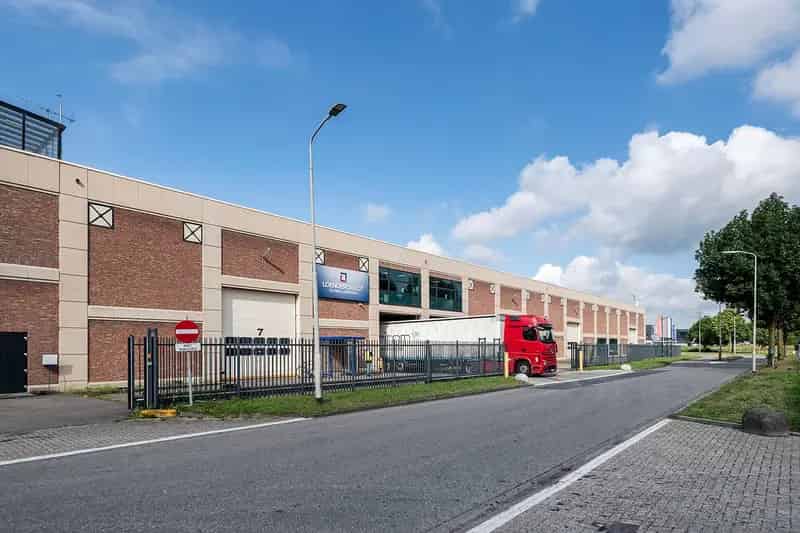 Bedrijfshal te huur Roosendaal 7000m2