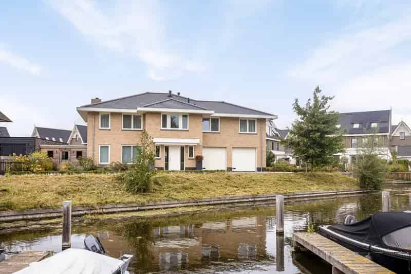 Moderne Villa Aan Vaarwater Oegstgeest