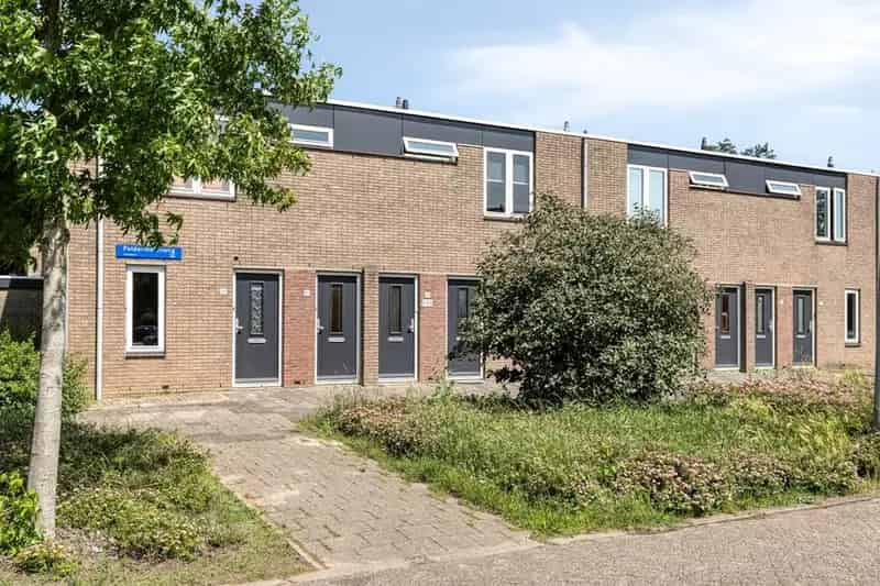 2 Kamer Appartement Almere Buiten Nabij NS Station