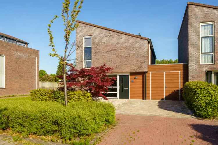 Ruime Hoekwoning Almere Bosrandpark 3 slaapkamers Garage