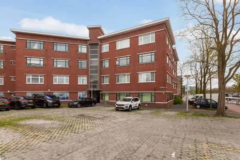 Ruim 4 Kamer Appartement te Koop Den Haag Veluweplein