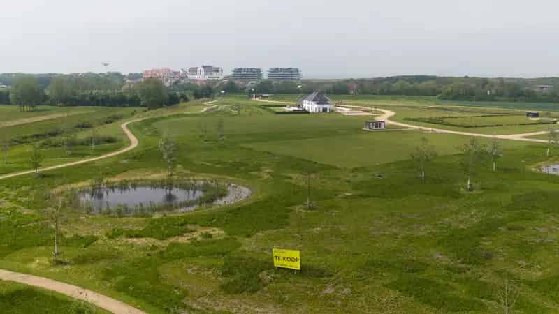 Landgoed Nooren Cadzand: Luxe Landhuis met Bijgebouw Nabij Strand