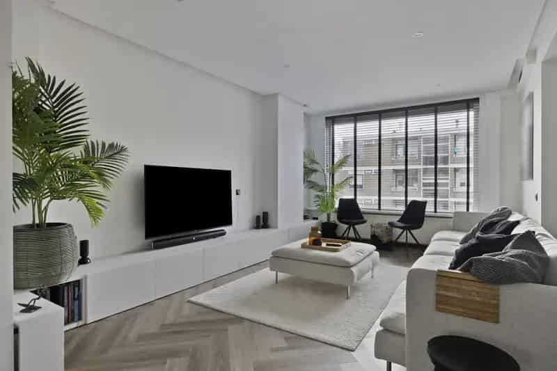 Gerenoveerd 3-kamer appartement Pijnacker nabij centrum en metro